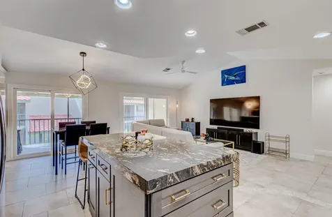 13 Lexington Lane E Palm Beach Gardens FL 33418