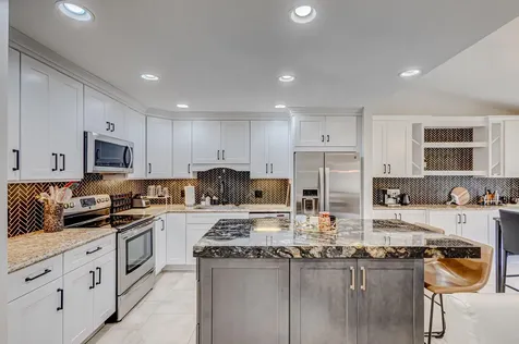 13 Lexington Lane E Palm Beach Gardens FL 33418