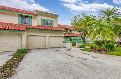 13 Lexington Lane E Palm Beach Gardens FL 33418