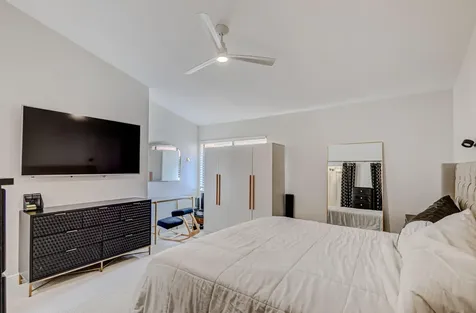 13 Lexington Lane E Palm Beach Gardens FL 33418