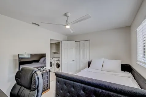 13 Lexington Lane E Palm Beach Gardens FL 33418