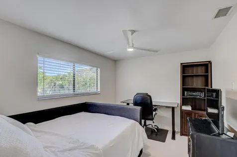 13 Lexington Lane E Palm Beach Gardens FL 33418
