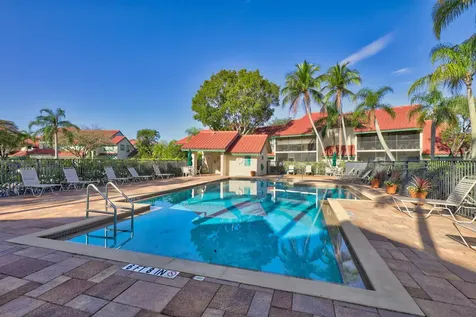 13 Lexington Lane E Palm Beach Gardens FL 33418