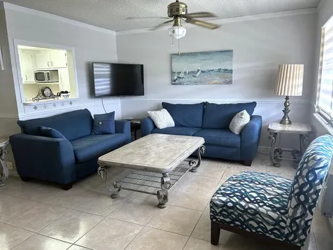 335 Farnham P Deerfield Beach FL 33442