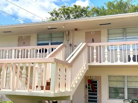 335 Farnham P Deerfield Beach FL 33442