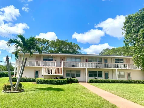 335 Farnham P Deerfield Beach FL 33442