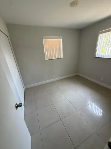 4161 NW 11th Oakland Park FL 33309