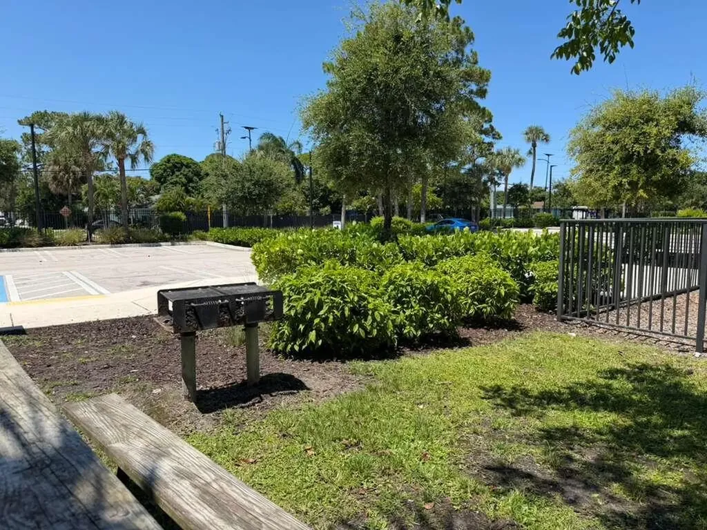 4260 Lakewood Road Lake Worth Beach FL 33461
