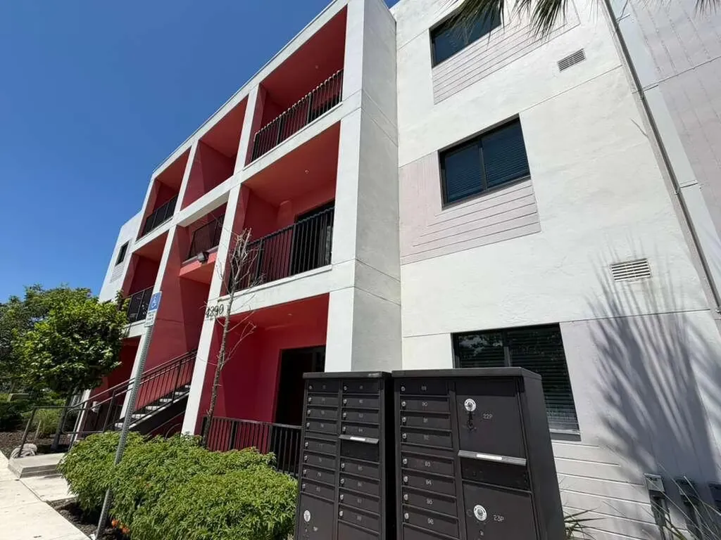 4260 Lakewood Road Lake Worth Beach FL 33461