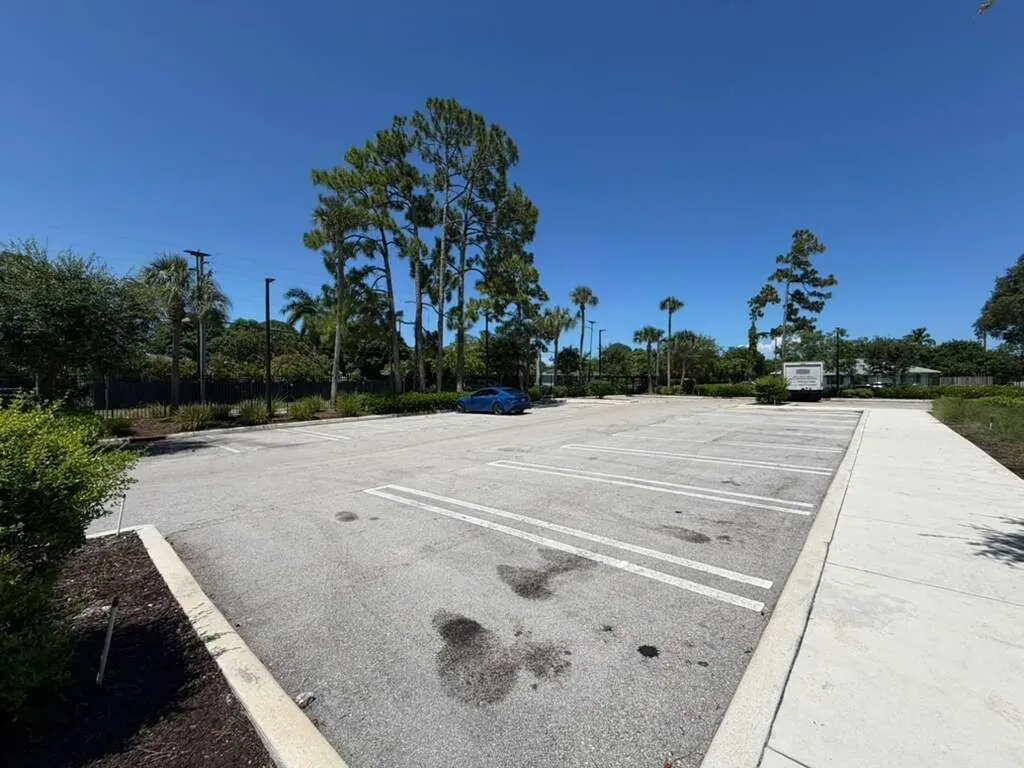 4260 Lakewood Road Lake Worth Beach FL 33461