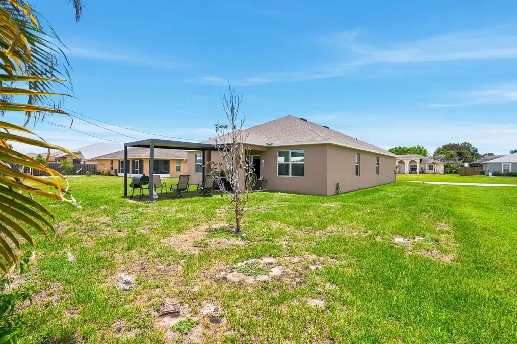 1771 SW Lofgren Avenue Port St Lucie FL 34953