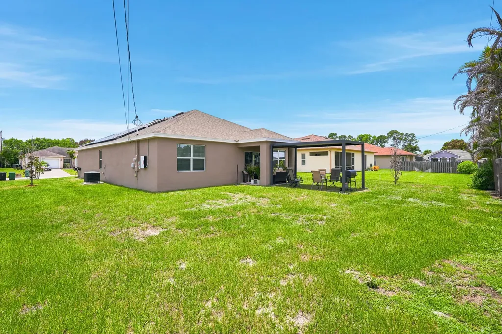1771 SW Lofgren Avenue Port St Lucie FL 34953