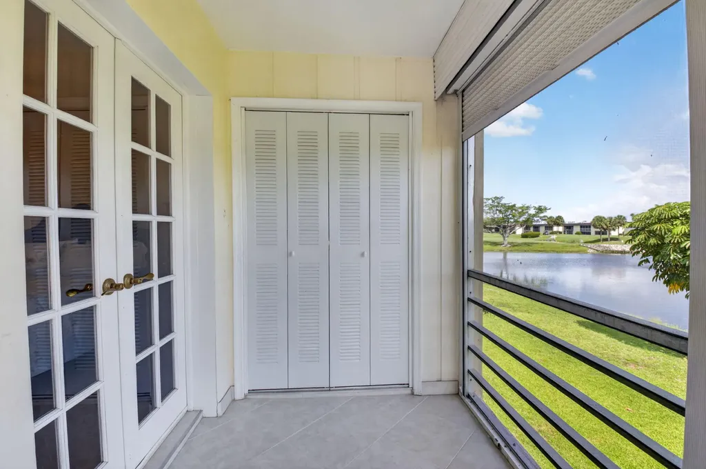 323 Capri G Delray Beach FL 33484