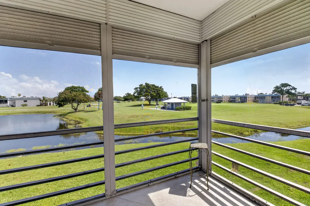 323 Capri G Delray Beach FL 33484