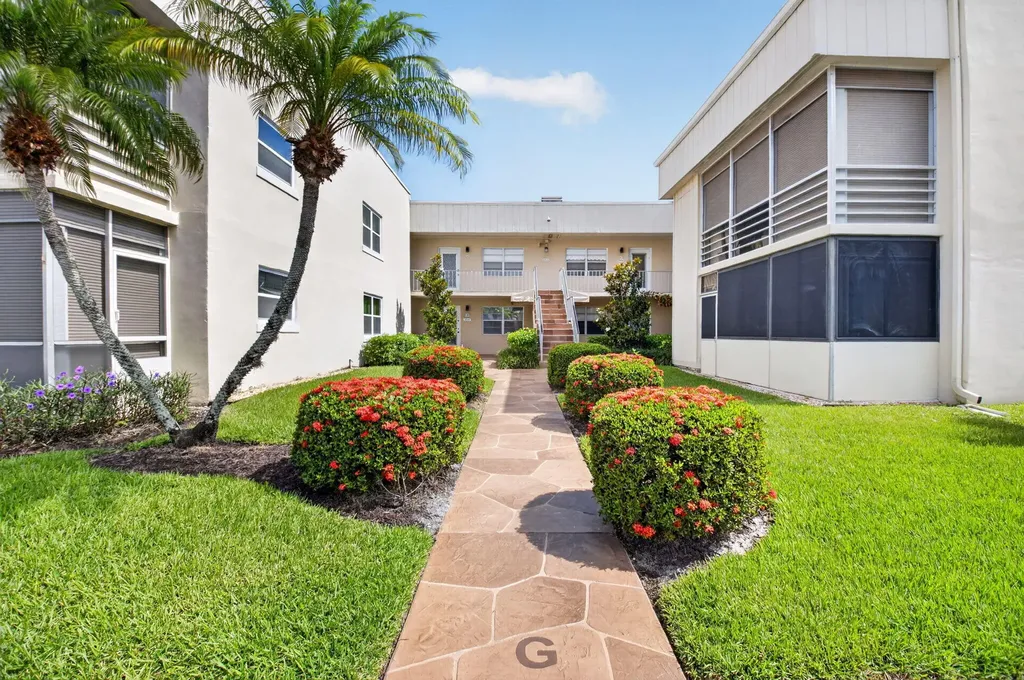 323 Capri G Delray Beach FL 33484