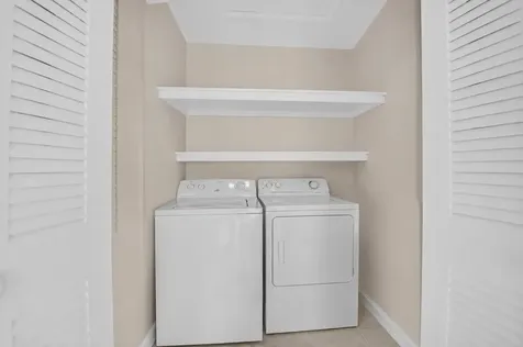 323 Capri G Delray Beach FL 33484