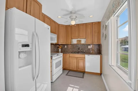 323 Capri G Delray Beach FL 33484
