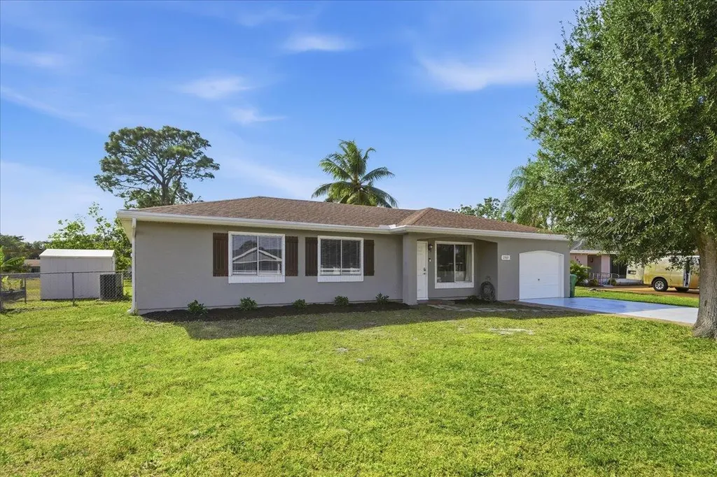 1969 SE Redwing Circle Port St Lucie FL 34952
