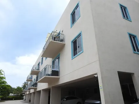 1550 NE 34th Court Oakland Park FL 33334