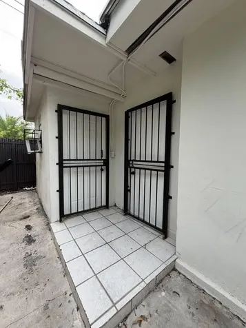 2137 NW 1st Terrace Miami FL 33182