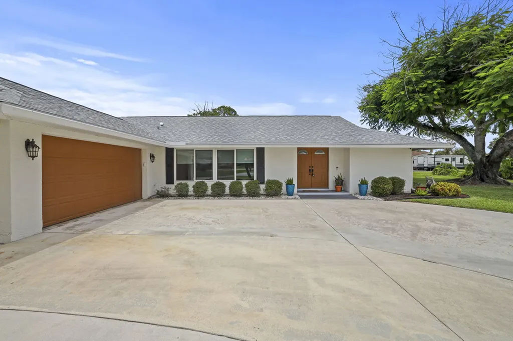 2001 SE Bisbee Street Port St Lucie FL 34952