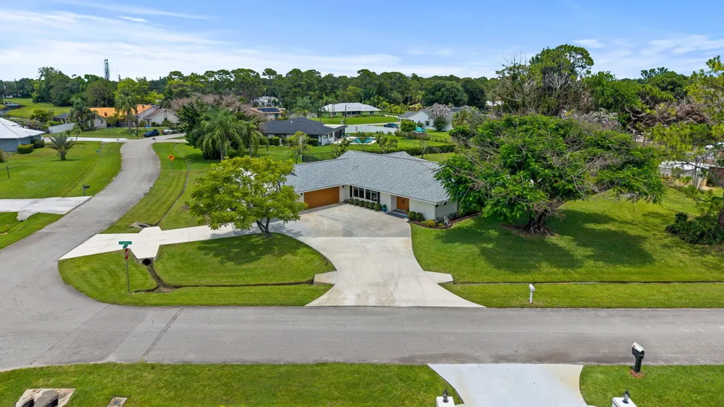 2001 SE Bisbee Street Port St Lucie FL 34952