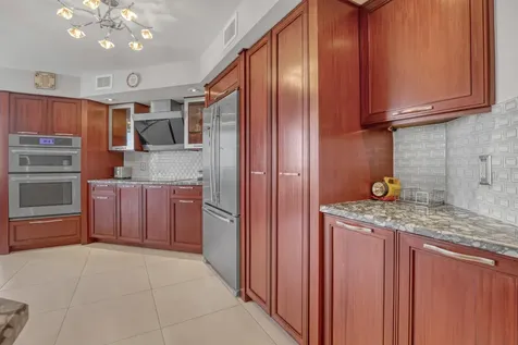 5200 N Ocean Drive Riviera Beach FL 33404