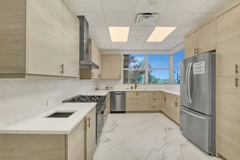 5200 N Ocean Drive Riviera Beach FL 33404