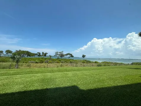 29 Harbour Isle W Fort Pierce FL 34949