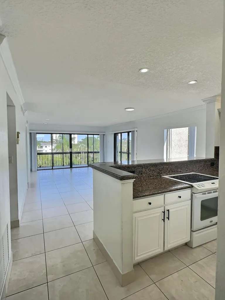 3050 Presidential Way West Palm Beach FL 33401