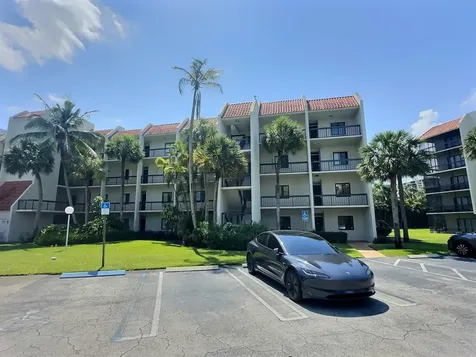 3050 Presidential Way West Palm Beach FL 33401