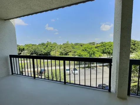 3050 Presidential Way West Palm Beach FL 33401