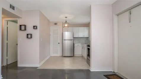 5186 NE 6th Avenue Oakland Park FL 33334