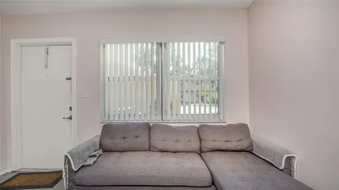 5186 NE 6th Avenue Oakland Park FL 33334