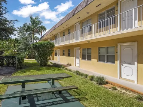 5186 NE 6th Avenue Oakland Park FL 33334