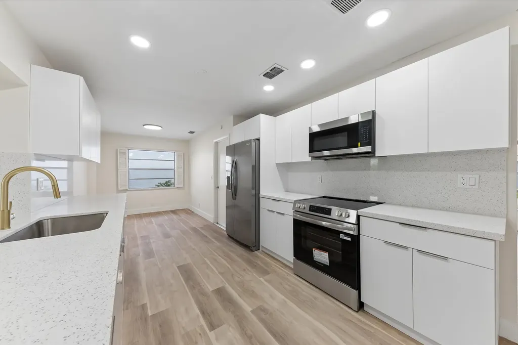 7198 E Pine Forest Circle Circle E Lake Worth FL 33467