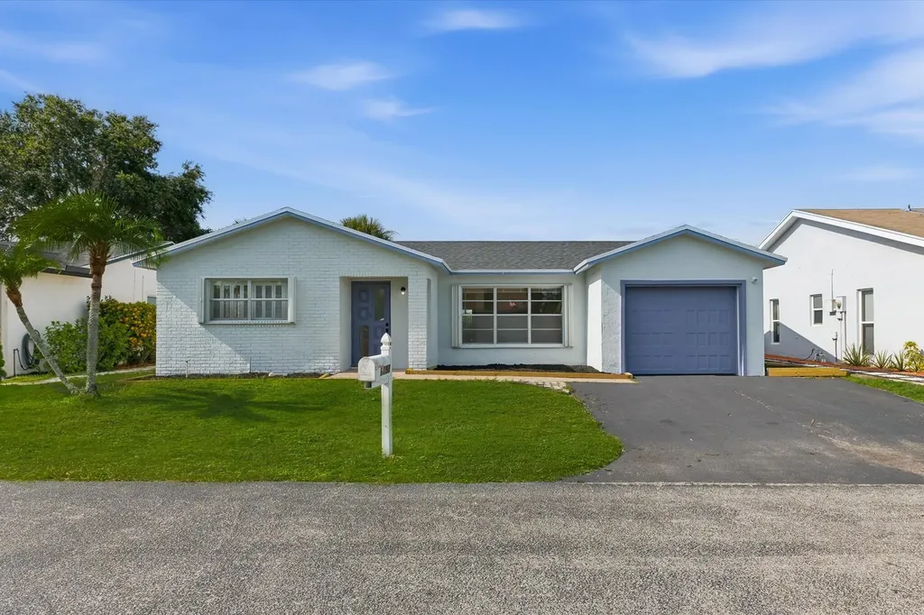 7198 E Pine Forest Circle Circle E Lake Worth FL 33467