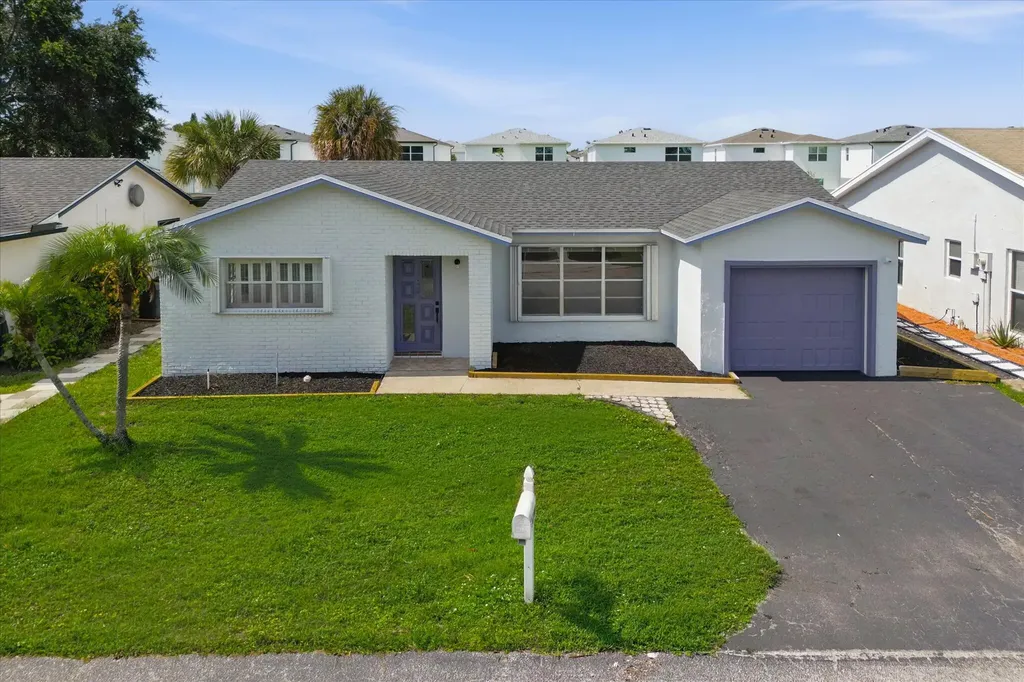 7198 E Pine Forest Circle Circle E Lake Worth FL 33467
