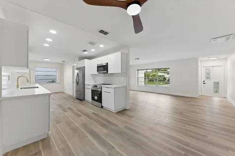 7198 E Pine Forest Circle Circle E Lake Worth FL 33467