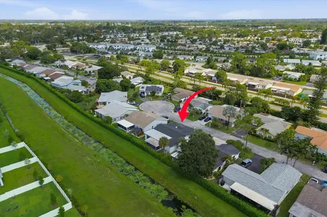 7198 E Pine Forest Circle Circle E Lake Worth FL 33467