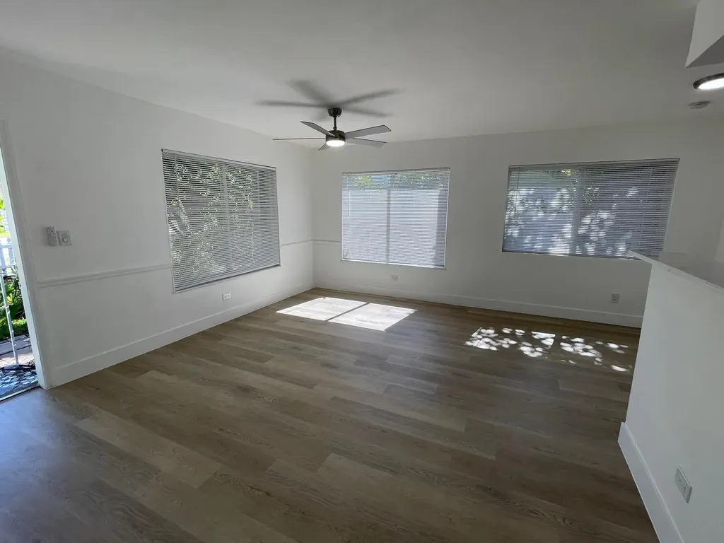 1635 NE 160th Street North Miami Beach FL 33162