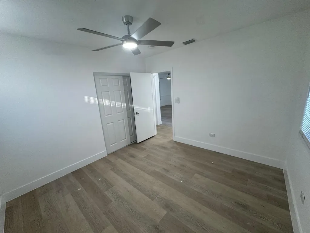 1635 NE 160th Street North Miami Beach FL 33162