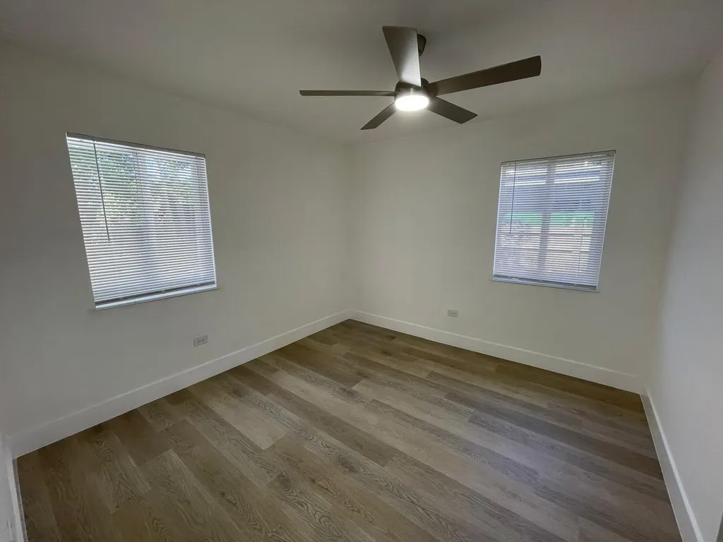 1635 NE 160th Street North Miami Beach FL 33162