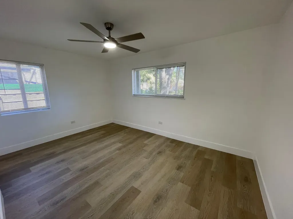 1635 NE 160th Street North Miami Beach FL 33162