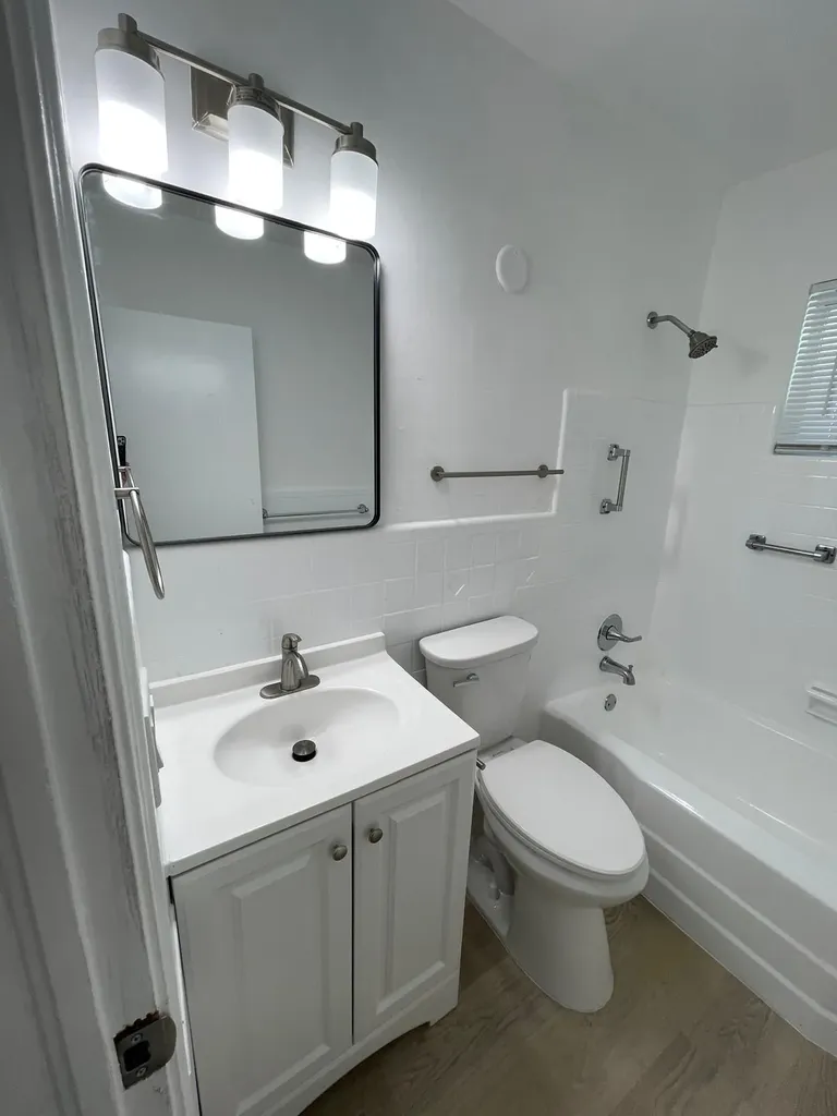 1635 NE 160th Street North Miami Beach FL 33162