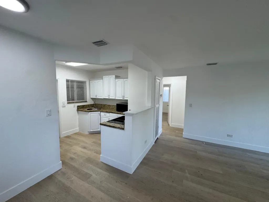 1635 NE 160th Street North Miami Beach FL 33162