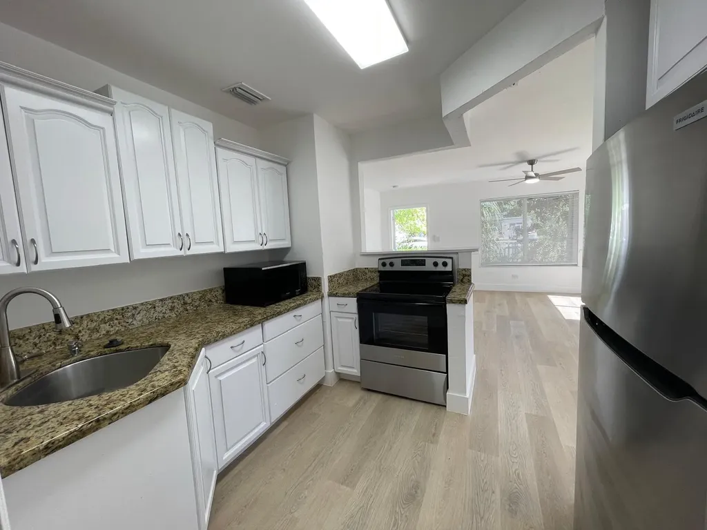 1635 NE 160th Street North Miami Beach FL 33162
