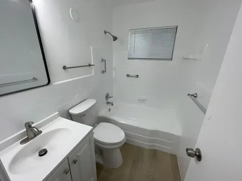 1635 NE 160th Street North Miami Beach FL 33162