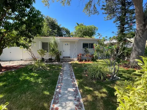1635 NE 160th Street North Miami Beach FL 33162
