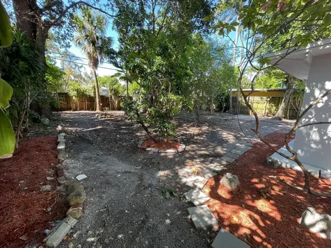 1635 NE 160th Street North Miami Beach FL 33162